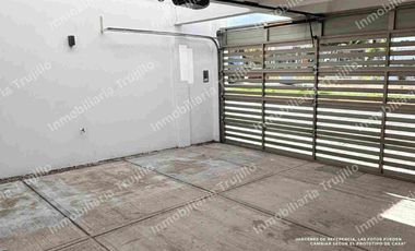 VENDO CASA JUNTOS A LAS VEGAS, UBICACIÓN CENTRICA