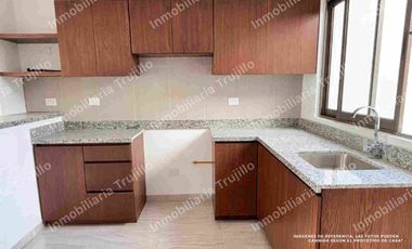 VENDO CASA JUNTOS A LAS VEGAS, UBICACIÓN CENTRICA