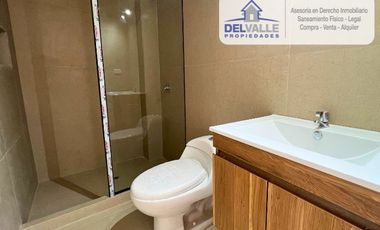 Hermosa Casa con PISCINA Frente a Parque en VENTA - Miraflores Country Club.