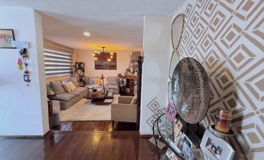 Venta Casa con Terraza, Balcón y Jardín