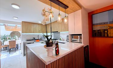 Venta Casa con Terraza, Balcón y Jardín