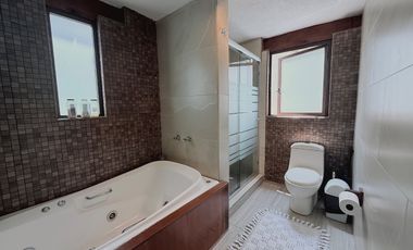 Venta Casa con Terraza, Balcón y Jardín