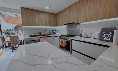 Venta Casa con terraza, Jardin, Balcón, CCTV,