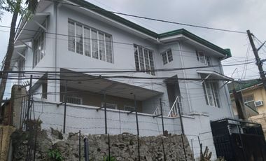 228 m2 lot with six-bedroom house and annex in Soldiers Hills Village