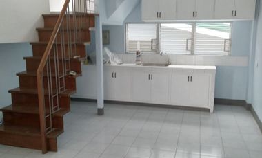 228 m2 lot with six-bedroom house and annex in Soldiers Hills Village