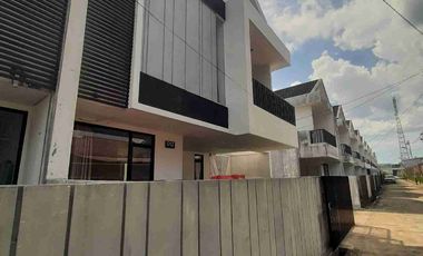 Dijual rumah Jl. Sui Raya Dalam Komp. Grand River Residence