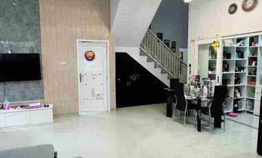 Dijual rumah bagus 2lantai di Pandu Raya