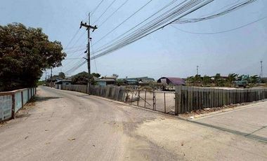 ขายที่ดิน ซอยพัฒนา 4  เนื้อที่ 399.7 ตร.วา ที่สวย ถมแล้ว ทำเลย่านอุตสาหกรรมโรงงาน เมืองสมุทรสาคร