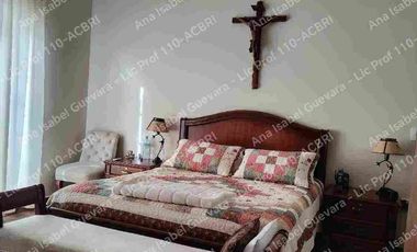 De Venta casa de lujo, residencial y comercial a una cuadra y media del mercado de Atuntaqui