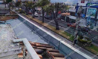 De Venta casa de lujo, residencial y comercial a una cuadra y media del mercado de Atuntaqui