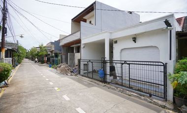Rumah Jual Nego di Bekasi Dekat RS Mustika Medika Dibantu KPR J-28031