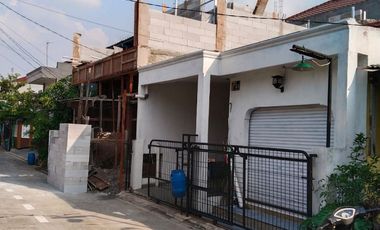 Rumah Jual Nego di Bekasi Dekat RS Mustika Medika Dibantu KPR J-28031
