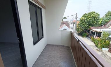 Rumah 3 Lt SHM 3 Menit ke RS. Taman Harapan Baru Dibantu KPR J-34263