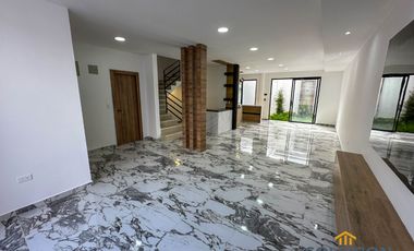 Casa Nueva en Venta – Sector Miraflores
