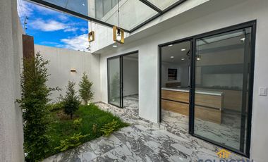 Casa Nueva en Venta – Sector Miraflores