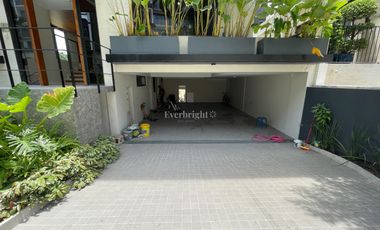 📍 McKinley West Village | Brand New House For Sale