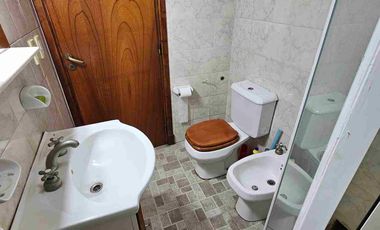 VENTA CHALET 3 1/2 AMB, GARAGE DOBLE, PATIO IMPECABLE Bº DON BOSCO