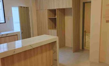 Alquilo suite remodelada con estudio Enterrios ideal estudiante Uess, persona sola o pareja cerca Ecu911, Xima.