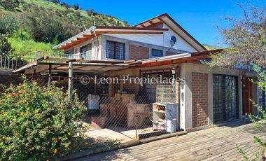 Leon Propiedades vende parcela con casa en condominio, sector Miraflores, Curacaví.