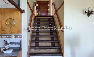 Leon Propiedades vende parcela con casa en condominio, sector Miraflores, Curacaví.