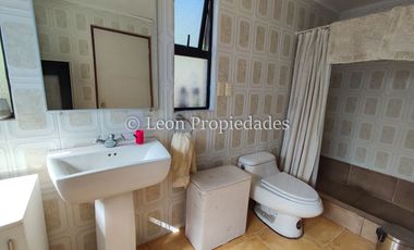 Leon Propiedades vende parcela con casa en condominio, sector Miraflores, Curacaví.