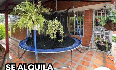 SE RENTA EXCELENTE FINCA VIA ALCALA POR DIAS