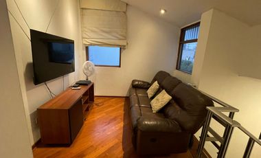 CASA EN VENTA EN SAN BORJA, REMODELADA CON ESTILO MODERNO, CERCA COLEGIO SAN IGNACIO DE RECALDE, CC CHACARILLA, CAMINOS DEL INCA