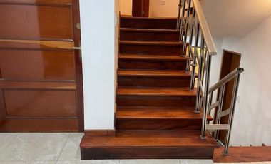 CASA EN VENTA EN SAN BORJA, REMODELADA CON ESTILO MODERNO, CERCA COLEGIO SAN IGNACIO DE RECALDE, CC CHACARILLA, CAMINOS DEL INCA