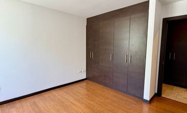 ✨ HERMOSO Y CONFORTABLE DEPARTAMENTO EN VENTA – CUMBAYÁ, SECTOR SITE CENTER ✨