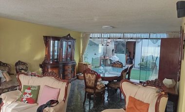 CASA EN VENTA EN SAN BORJA, CERCA JAVIER PRADO, JOCKEY PLAZA, LAS ARTES NORTE, ROUSSEAU, SAN BORJA NORTE