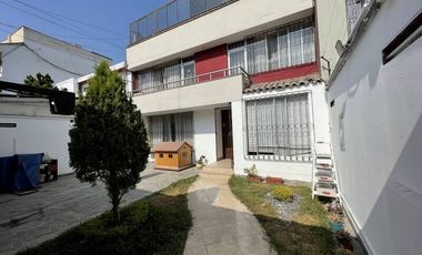 CASA EN VENTA EN SAN BORJA, CERCA JAVIER PRADO, JOCKEY PLAZA, LAS ARTES NORTE, ROUSSEAU, SAN BORJA NORTE