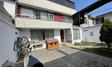 CASA EN VENTA EN SAN BORJA, CERCA JAVIER PRADO, JOCKEY PLAZA, LAS ARTES NORTE, ROUSSEAU, SAN BORJA NORTE