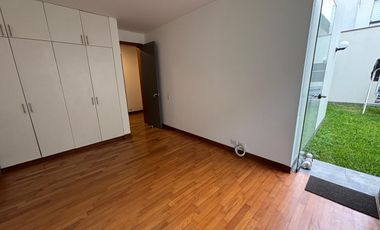 Lindo Duplex invertido tipo casita en urbanización cerrada Casuarinas