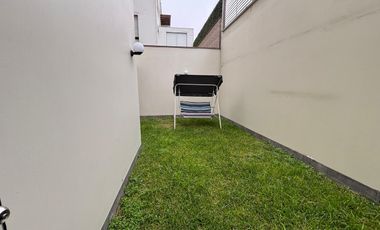 Lindo Duplex invertido tipo casita en urbanización cerrada Casuarinas