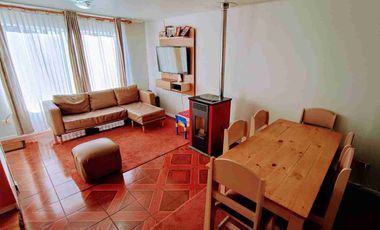 Se vende amplia propiedad individual de 4D y 2B. Con una cabaña de un piso de 1D y 1B en Valdivia.
 Ubicada en Los Fundadores.