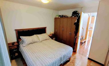 Se vende amplia propiedad individual de 4D y 2B. Con una cabaña de un piso de 1D y 1B en Valdivia.
 Ubicada en Los Fundadores.