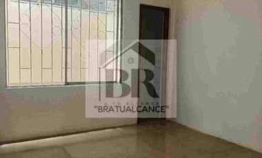 Bellavista, Alquilo Casa planta baja, sector con cerramiento , 3 Dormitorios, se acepta mascota a unos pasos de Universidad Católica, Urdesa, Estatal