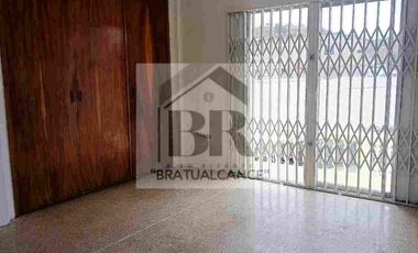 Bellavista, Alquilo Casa planta baja, sector con cerramiento , 3 Dormitorios, se acepta mascota a unos pasos de Universidad Católica, Urdesa, Estatal