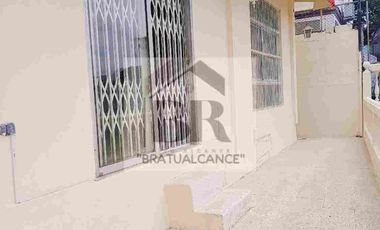 Bellavista, Alquilo Casa planta baja, sector con cerramiento , 3 Dormitorios, se acepta mascota a unos pasos de Universidad Católica, Urdesa, Estatal