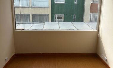 SE ARRIENDA  APTO SANTA BARBARA BOGOTA