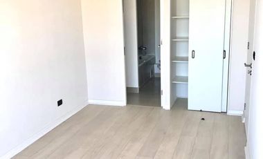 Iluminado y cómodo Departamento, con inmejorable coenectividad