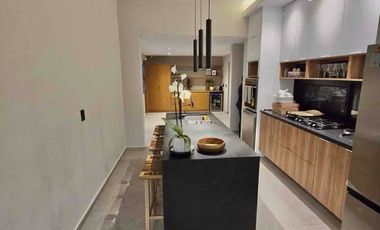 Casa de lujo cerca del club Atlas Colomos