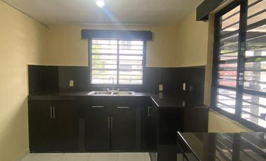 Casa en Venta en Los Fresnos I, Apodaca NL 3 Pisos 4 recamaras