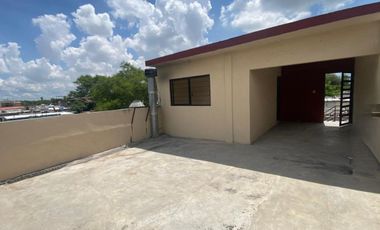 Casa en Venta en Los Fresnos I, Apodaca NL 3 Pisos 4 recamaras