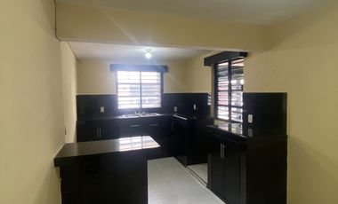 Casa en Venta en Los Fresnos I, Apodaca NL 3 Pisos 4 recamaras