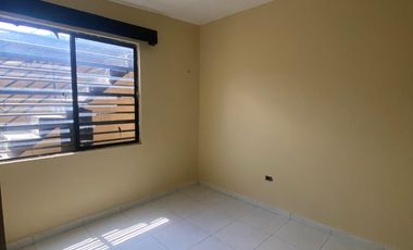 Casa en Venta en Los Fresnos I, Apodaca NL 3 Pisos 4 recamaras