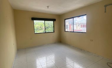 Casa en Venta en Los Fresnos I, Apodaca NL 3 Pisos 4 recamaras