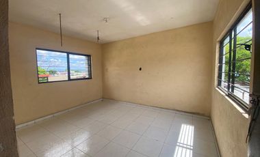 Casa en Venta en Los Fresnos I, Apodaca NL 3 Pisos 4 recamaras