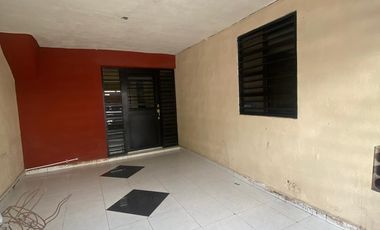 Casa en Venta en Los Fresnos I, Apodaca NL 3 Pisos 4 recamaras