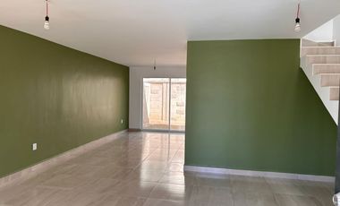 CASA EN CONDOMINIO EN RENTA $9,700.00 INCLUYE MATENIMIENTO